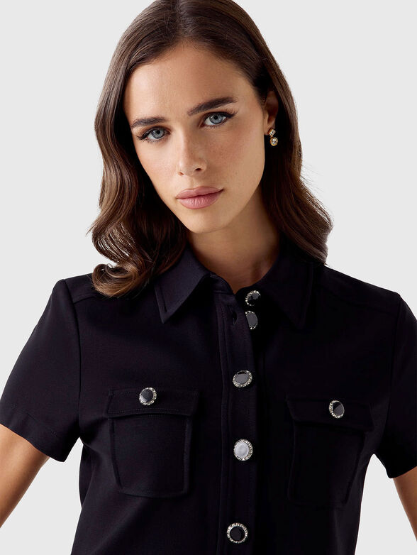Short-sleeved shirt with accent buttons  - 4