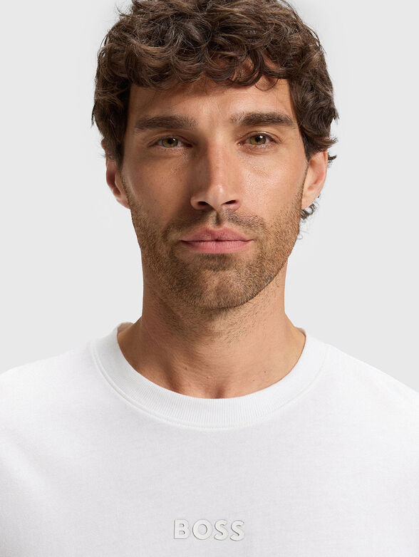 T-shirt with oval neckline in black  - 4