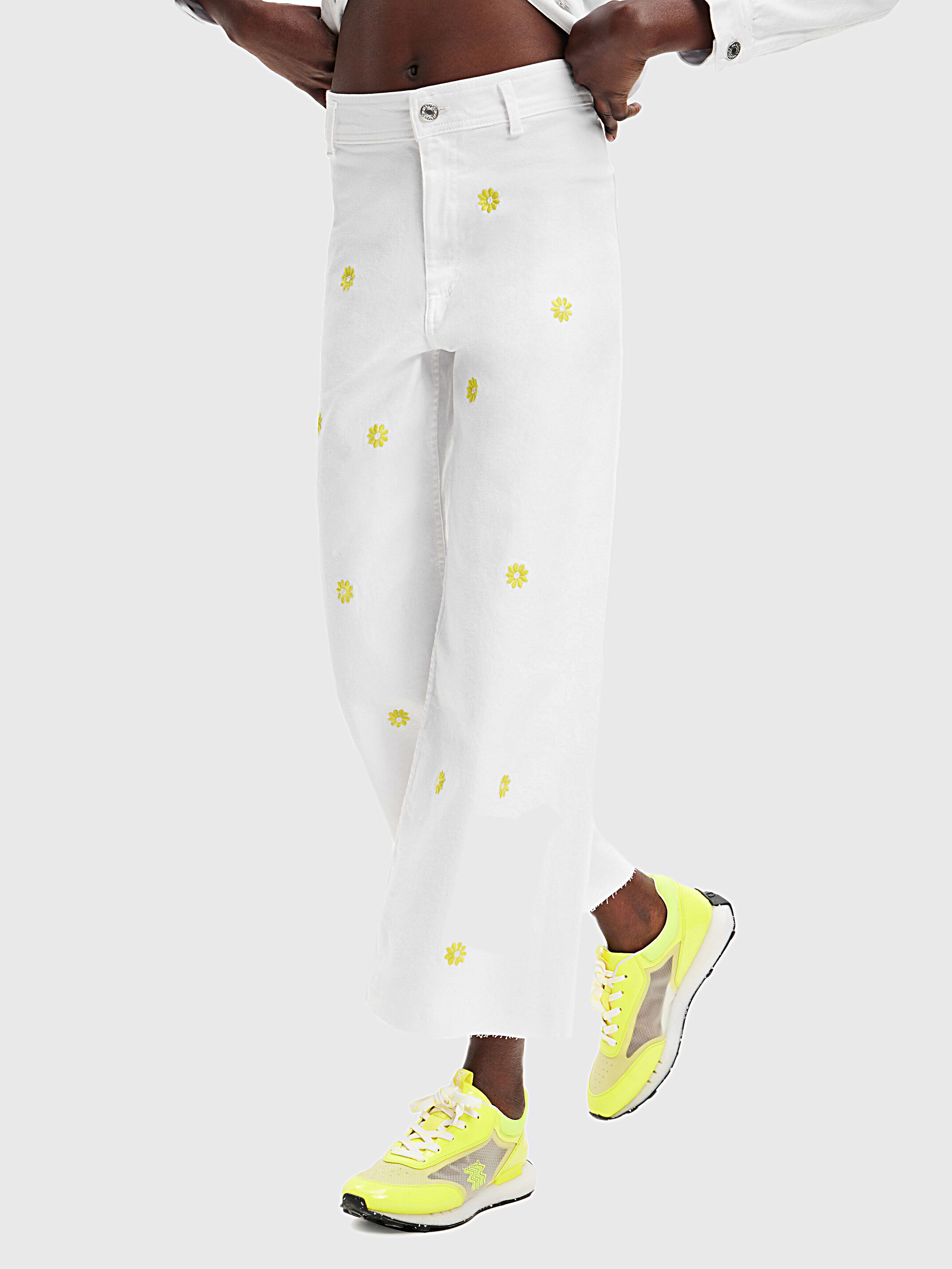 White jeans with embroidery on legs discount