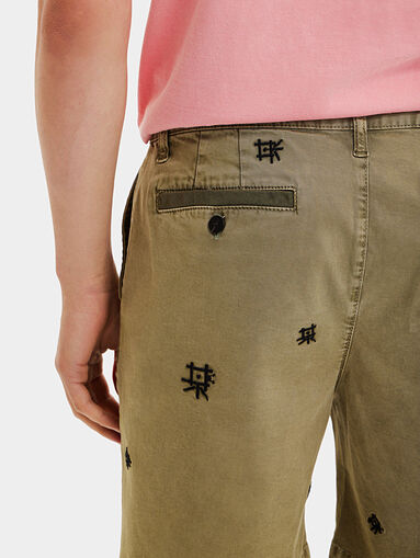 Shorts in green color with embroideries - 4