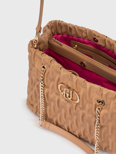 Large bag with logo accent - 5