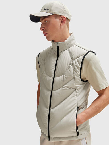 Quilted vest in ecru colour - 4
