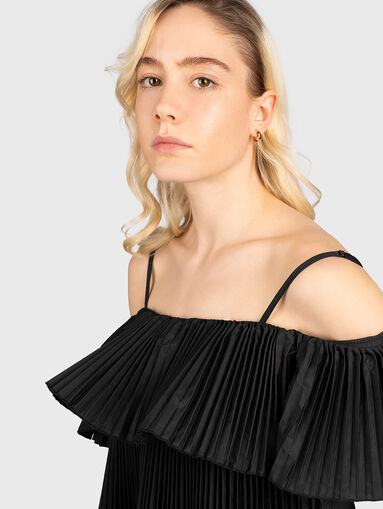 Black pleated top with ruffle - 5