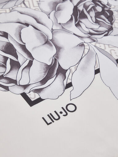 Square scarf with floral print - 5