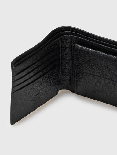 Leather wallet with a metal logo - 4