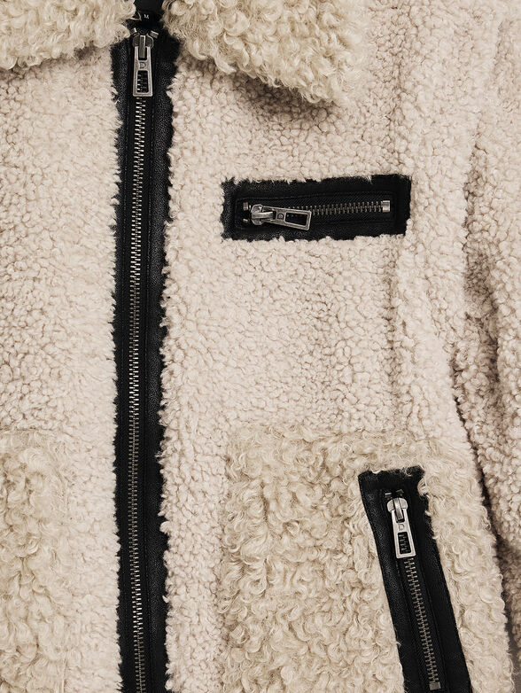 Short fleece jacket with faux leather details - 6