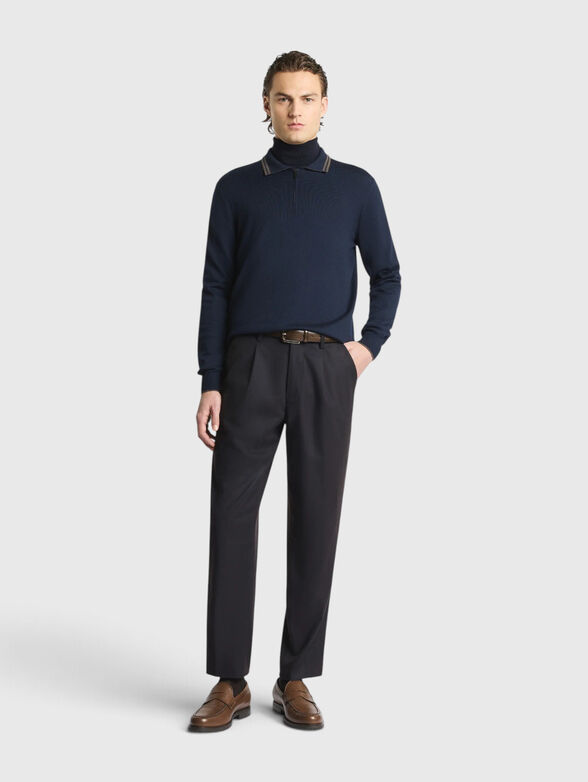 Chino trousers made of a wool blend - 4