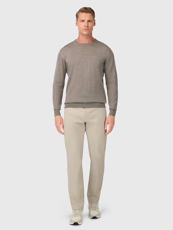 Wool sweater with oval neckline - 2