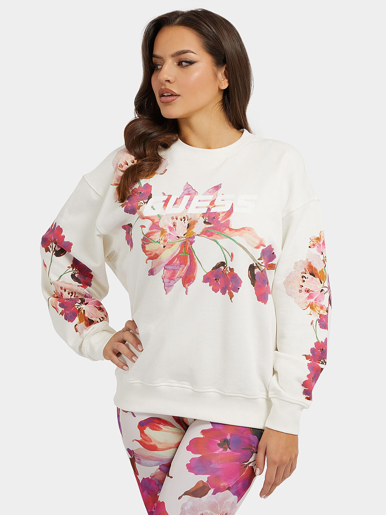 CORINE sweatshirt with contrasting print brand GUESS Globalbrandsstore en