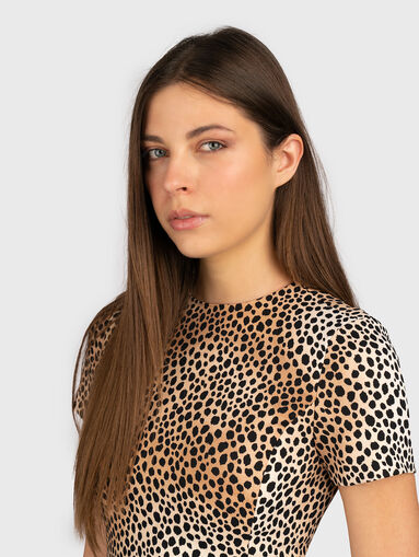 Mini slim dress with short sleeves - 4