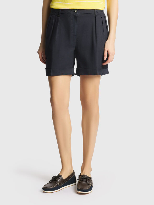 Linen shorts with logo detail - 1