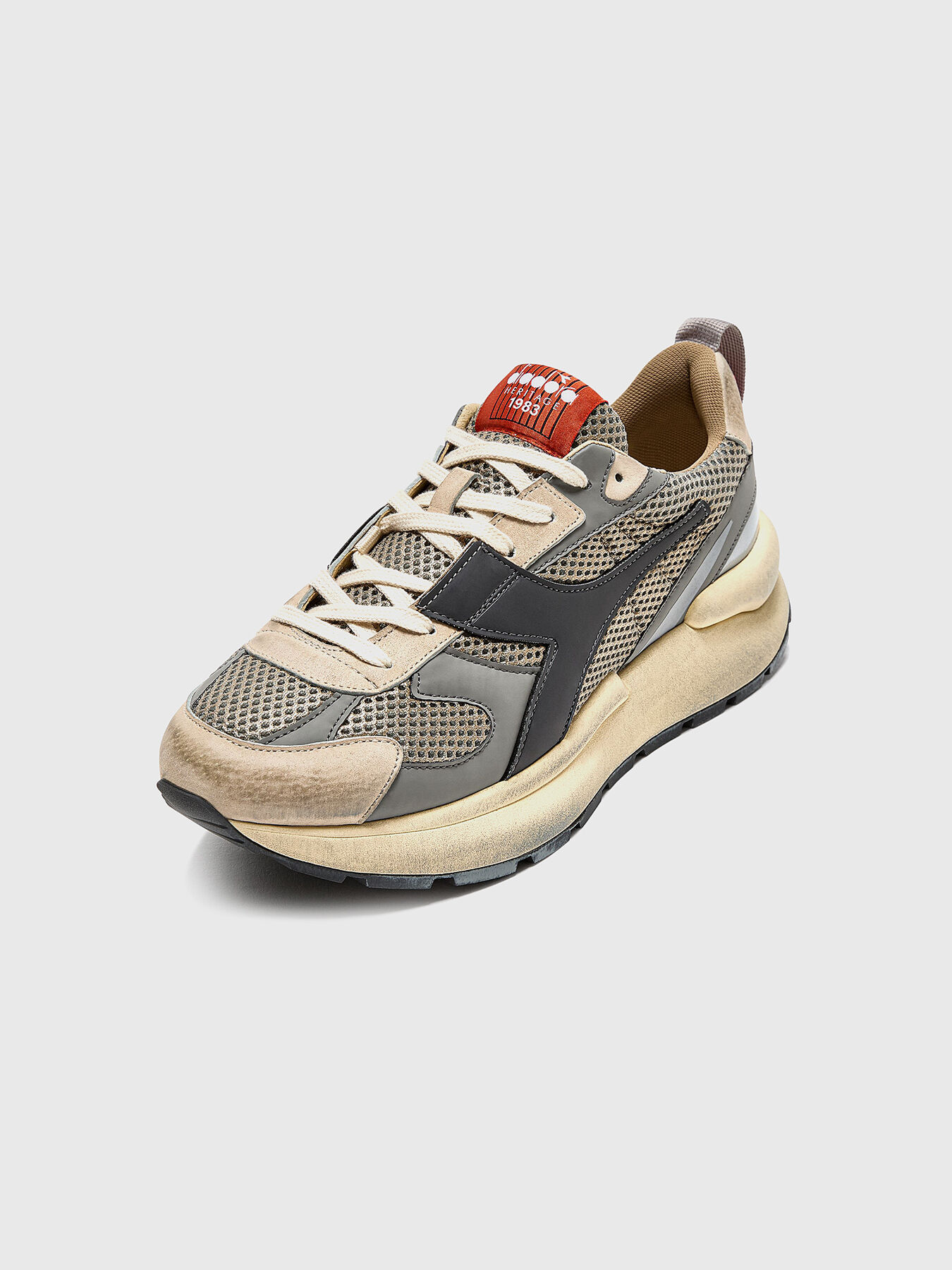 MERCURY ELITE URBAN beige sports shoes brand DIADORA