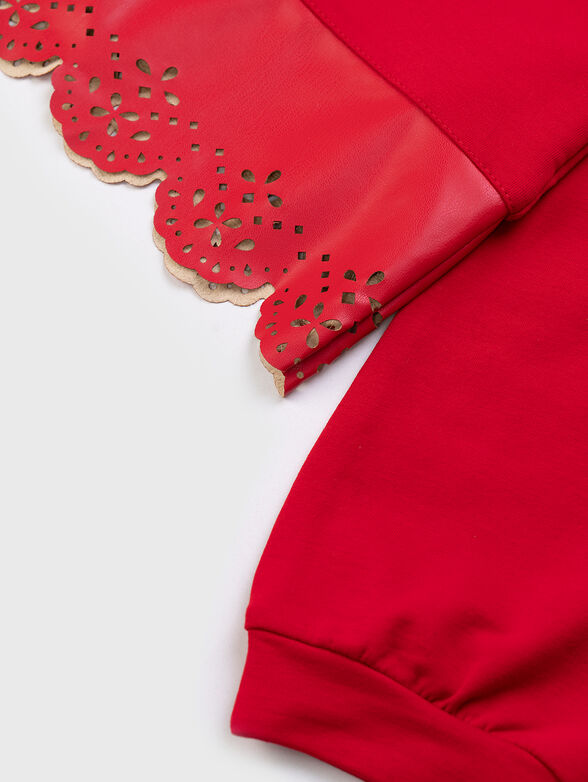 Blouse with lace pattern and appliqu&eacute;d rose - 4