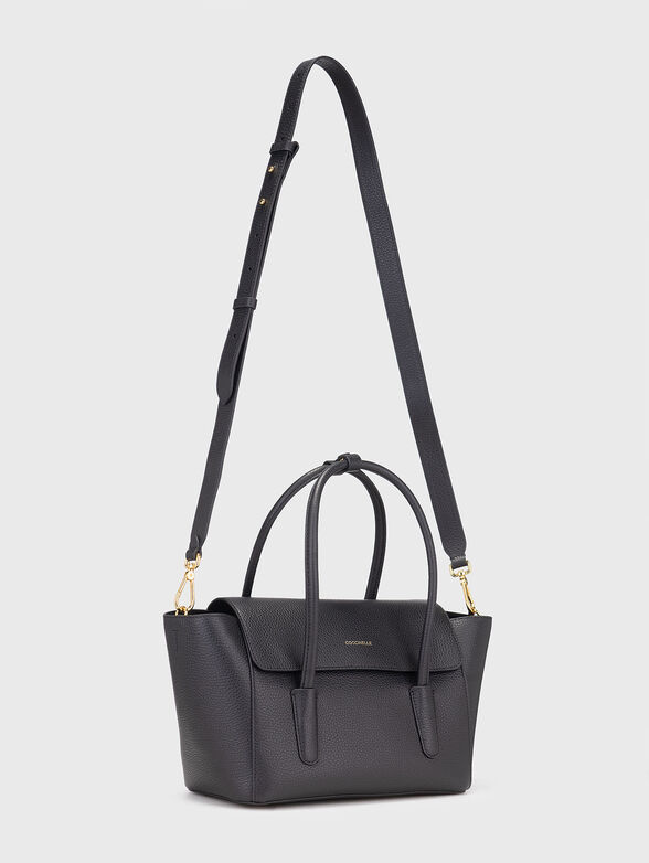 Leather bag with gold details - 2