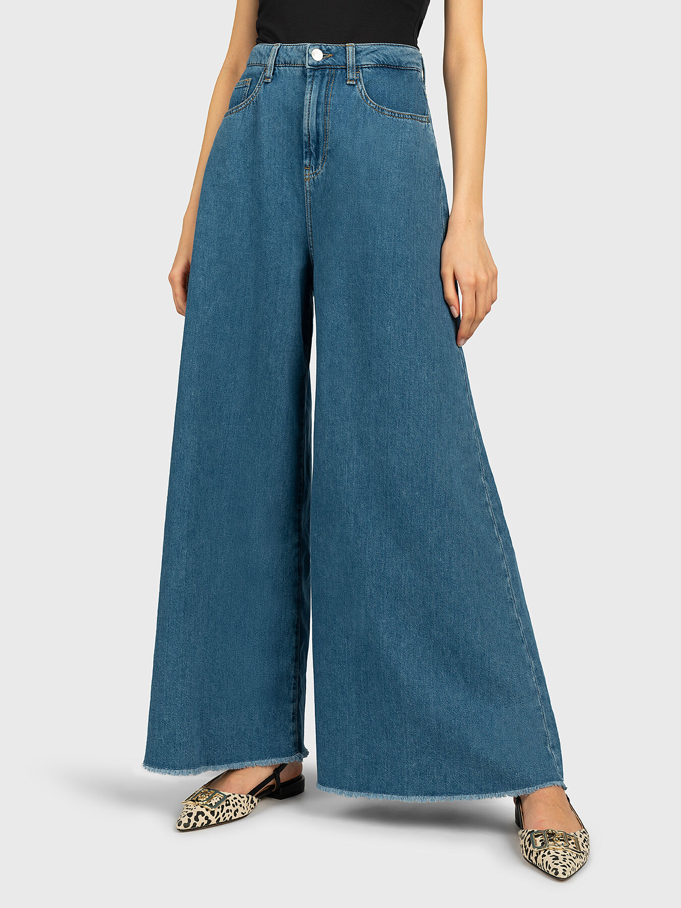 Jeans with wide leg brand LIU JO — Globalbrandsstore.com/en