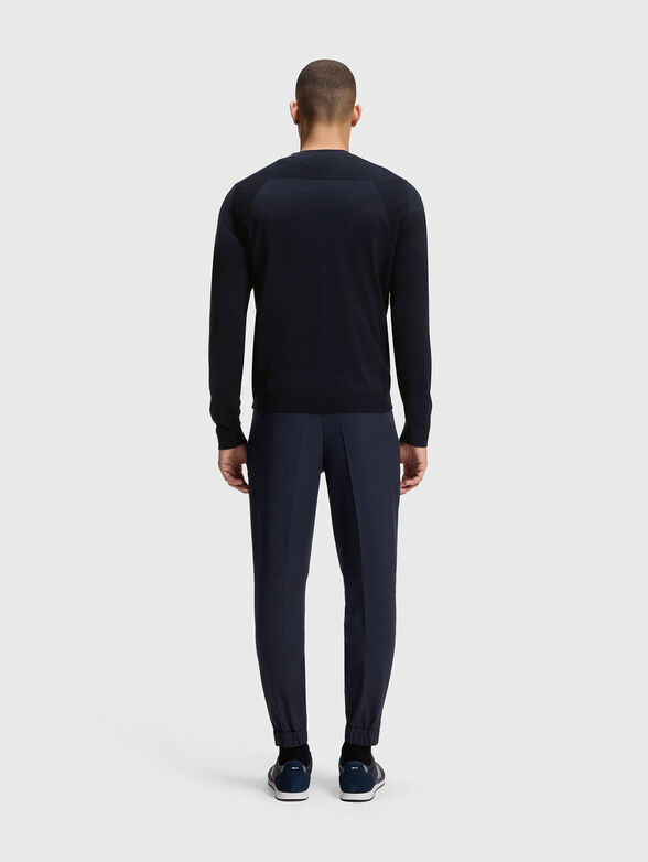 Round neck sweater - 3