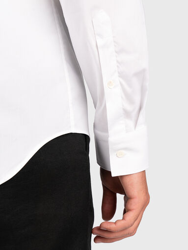 White shirt with logo detail - 3