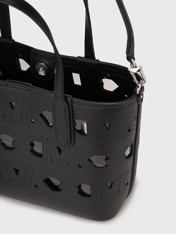 Perforated logo-detail handbag in black  - 6