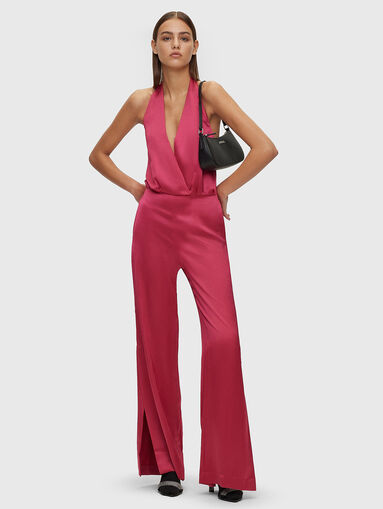 Jumpsuit with halter neckline and satin texture - 4