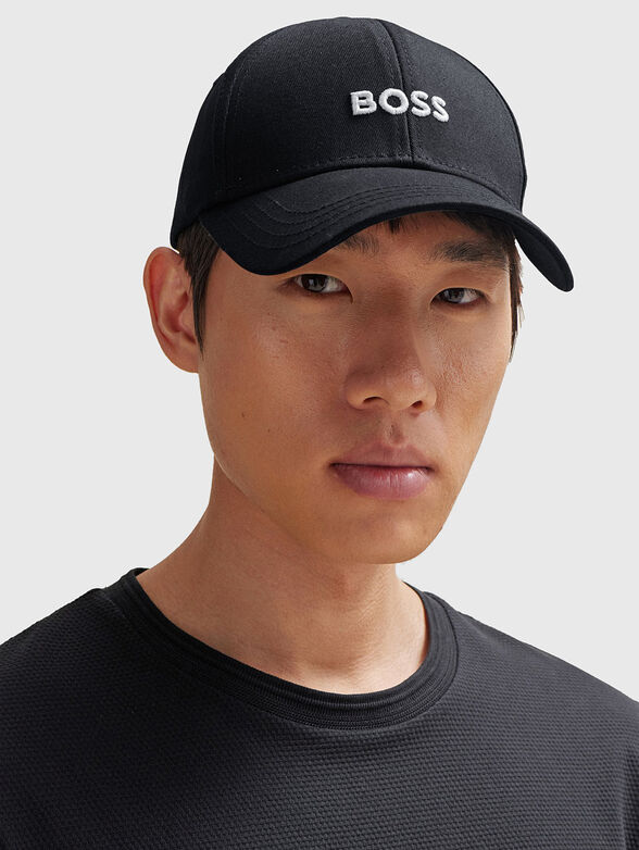 Beige hat with contrasting logo - 2