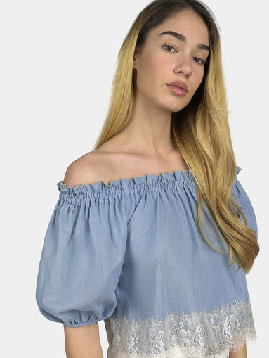 Blouse with Spanish neckline and lace - 4