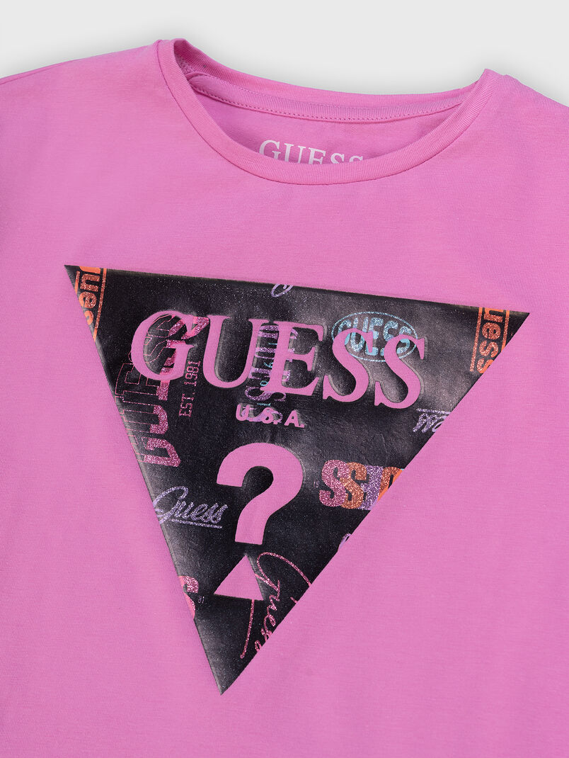 Pink T-shirt with contrasting logo accent - 3