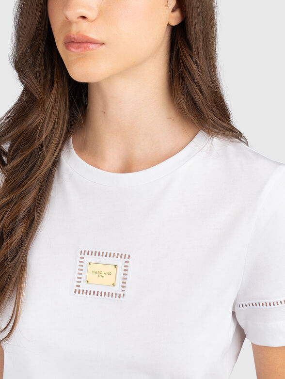 T-shirt with a metallic logo  - 4