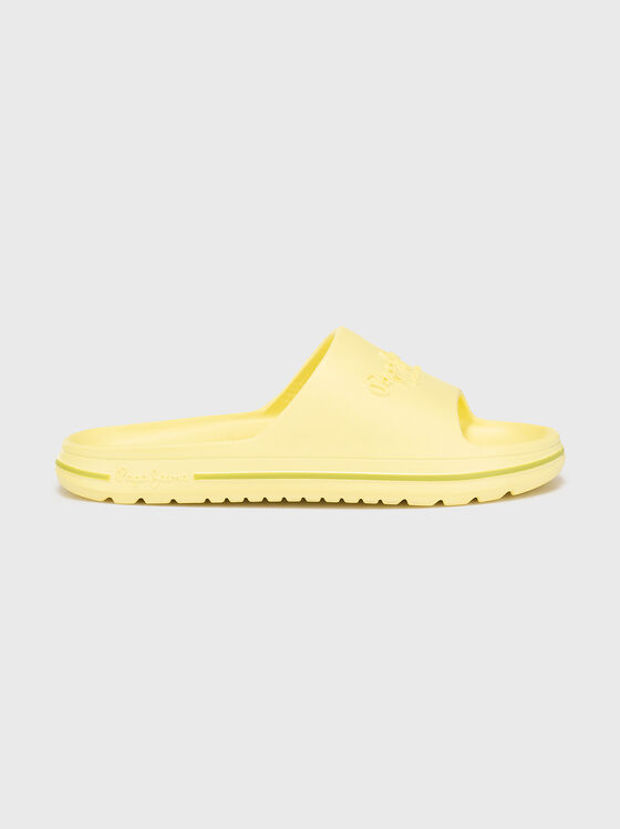 Жълти плажни обувки с релефно лого - 1
