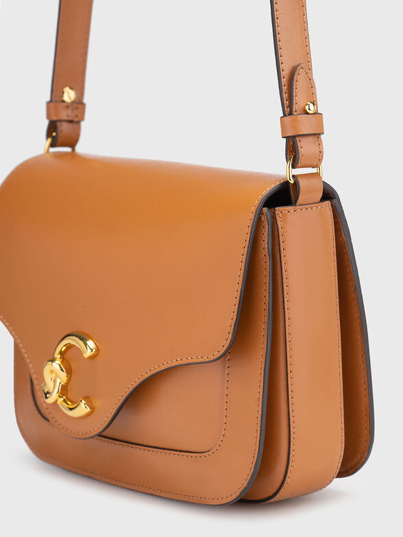 Leather crossbody bag with gold details - 5