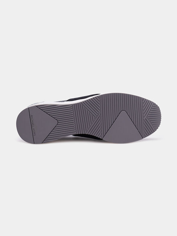 Sports shoes with logo - 6