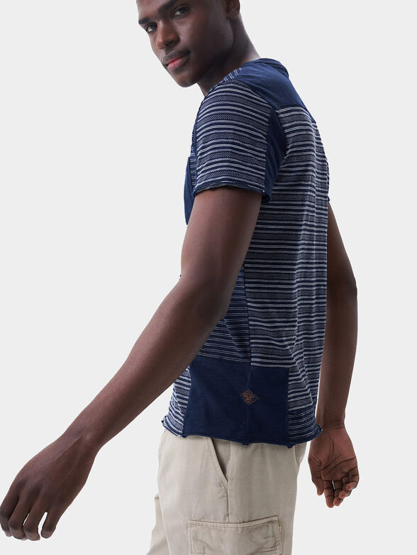 T-shirt with striped blue print - 4
