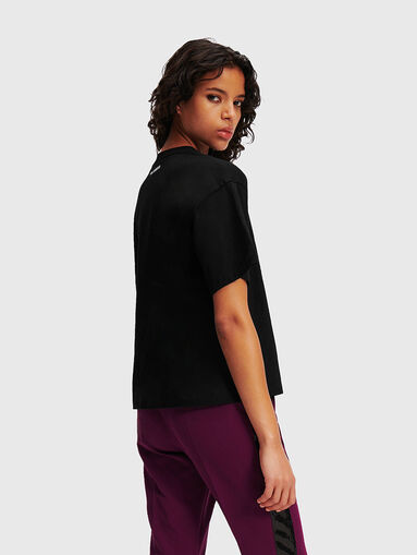 T-shirt with a fancy logo - 3