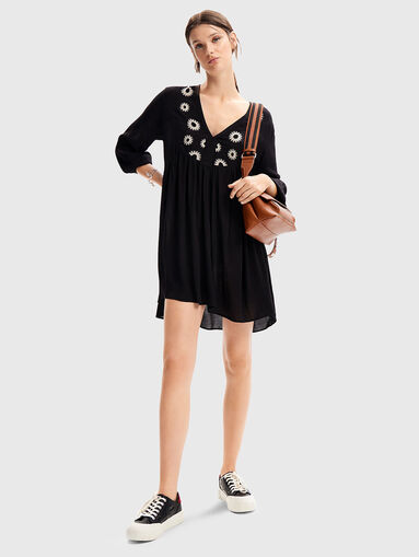 Dress with embroidered elements - 5