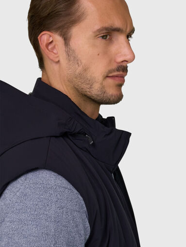 Padded vest - 4