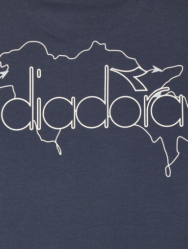 Unisex T-shirt with an accent logo print - 4