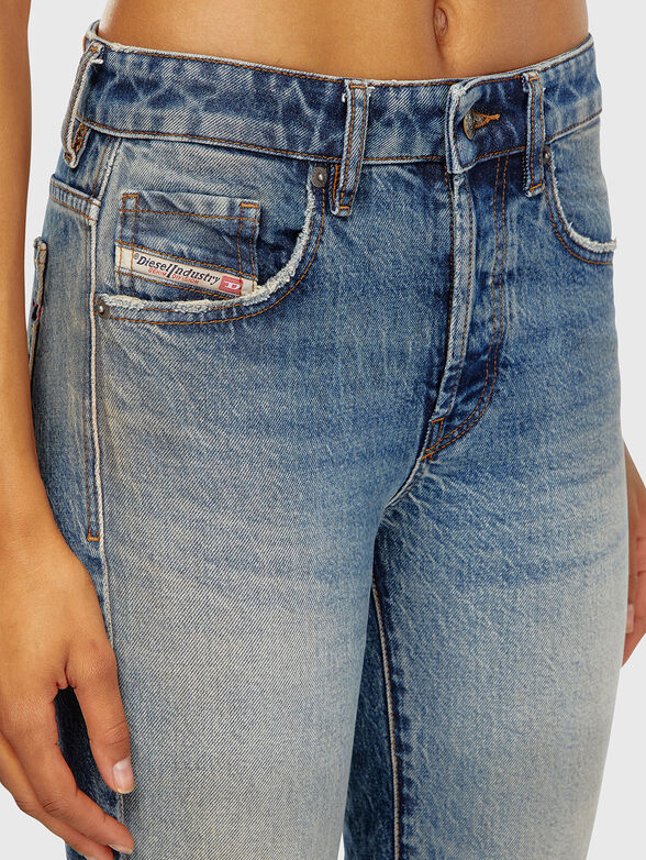 Low-waisted jeans with faded effect - 3