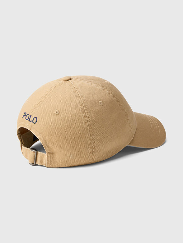 Cap with a contrasting logo - 2