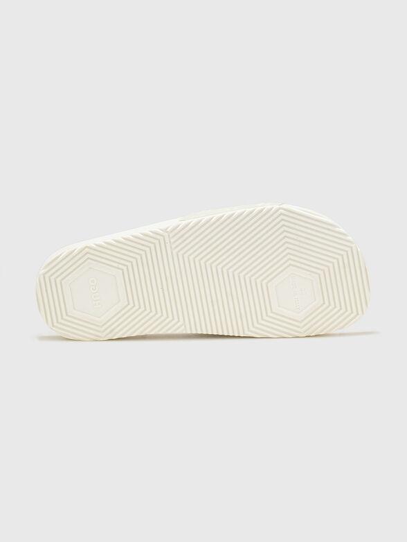 Black beach slippers with logo - 5