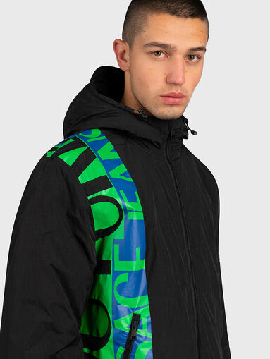 Sports jacket with zipper and hood - 4