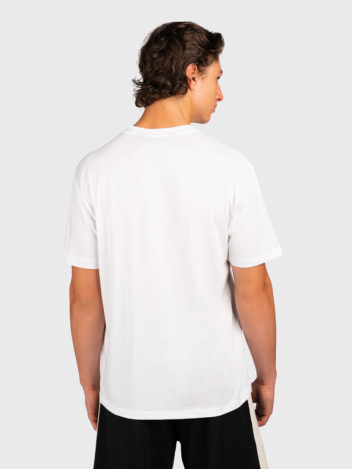 Tシャツ・カットソー JUST CAVALLI Men T-shirt White 77OAHA14CJ700 003 Just Cavalli T-shirt in White for Men | Roberto Cavalli®