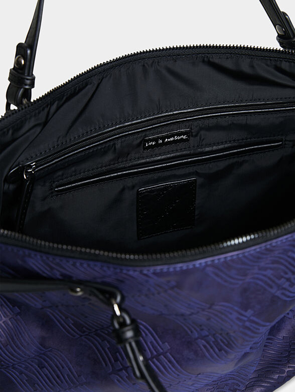 Bag with embossed logos - 6