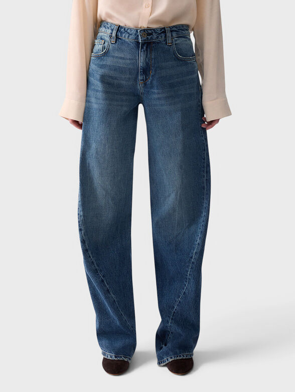 Jeans with asymmetrical seams - 1