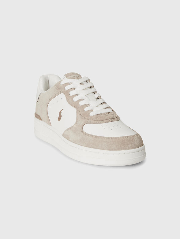 Sneakers with a logo detail - 2