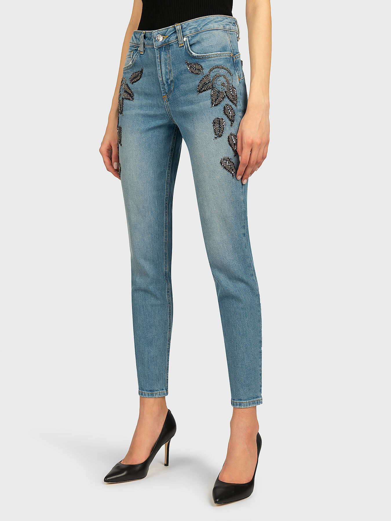 Slim jeans with beads and rhinestones 