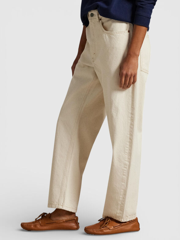 High-waisted jeans - 3