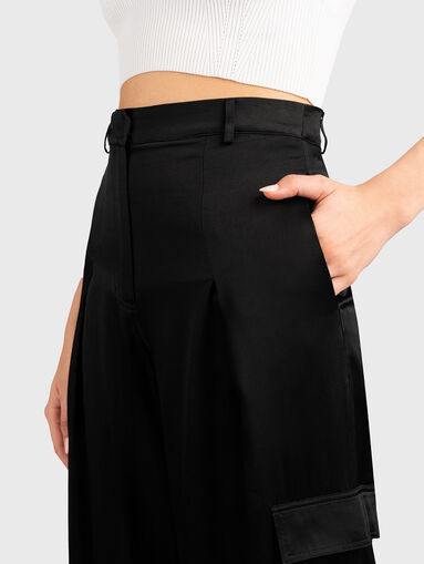 Satin-effect trousers in black  - 3