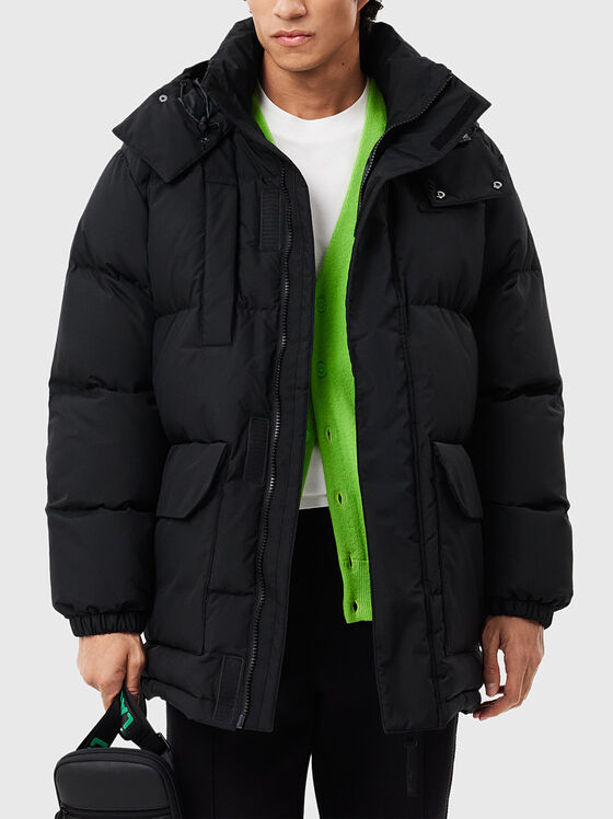 Черно пухено яке със сваляща се качулка  - 1