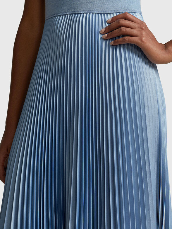 Pleated dress in blue - 3