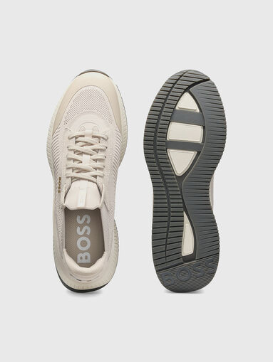 Black sports shoes with logo - 5