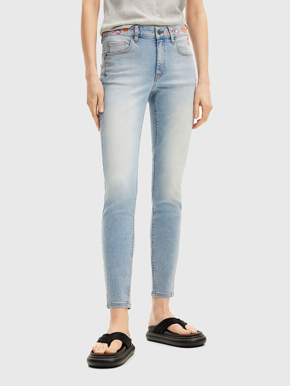 Skinny jeans with floral embroideries - 1